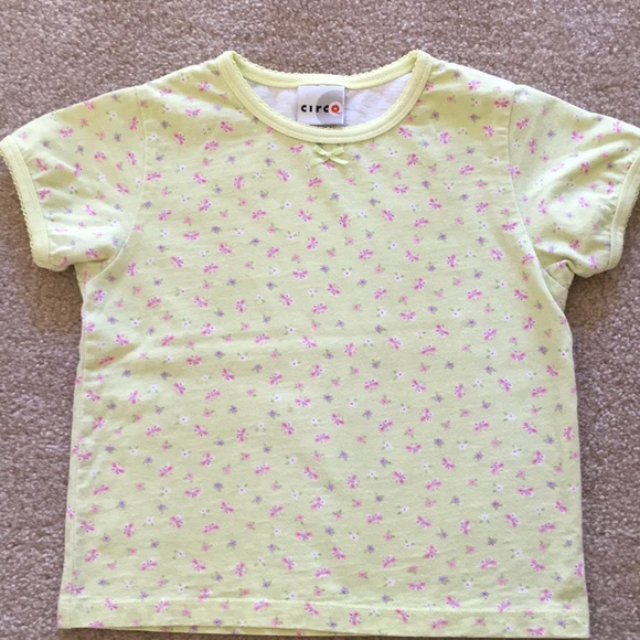 6 PC BUNDLE: Cotton Tops and Jeans - Picture 3 of 7